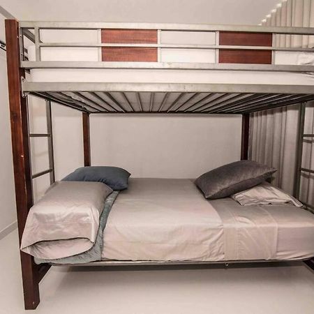 Modern 2Br With Kingbed In The Heart Of Isla Verde Strip Apartment ซานฮวน ภายนอก รูปภาพ