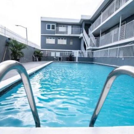 Modern 2Br With Kingbed In The Heart Of Isla Verde Strip Apartment ซานฮวน ภายนอก รูปภาพ